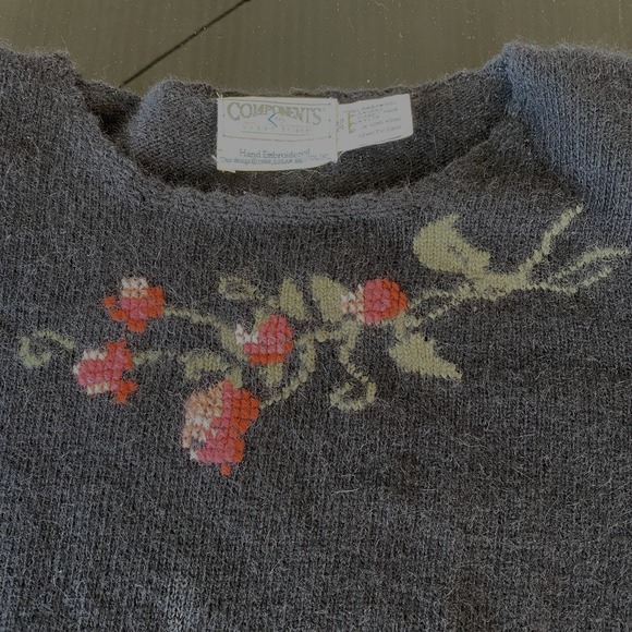Susan Bristol‎ Angora Lambswool Sweater Hand Embroidered Stawberry Puff Sleeves - Picture 4 of 16